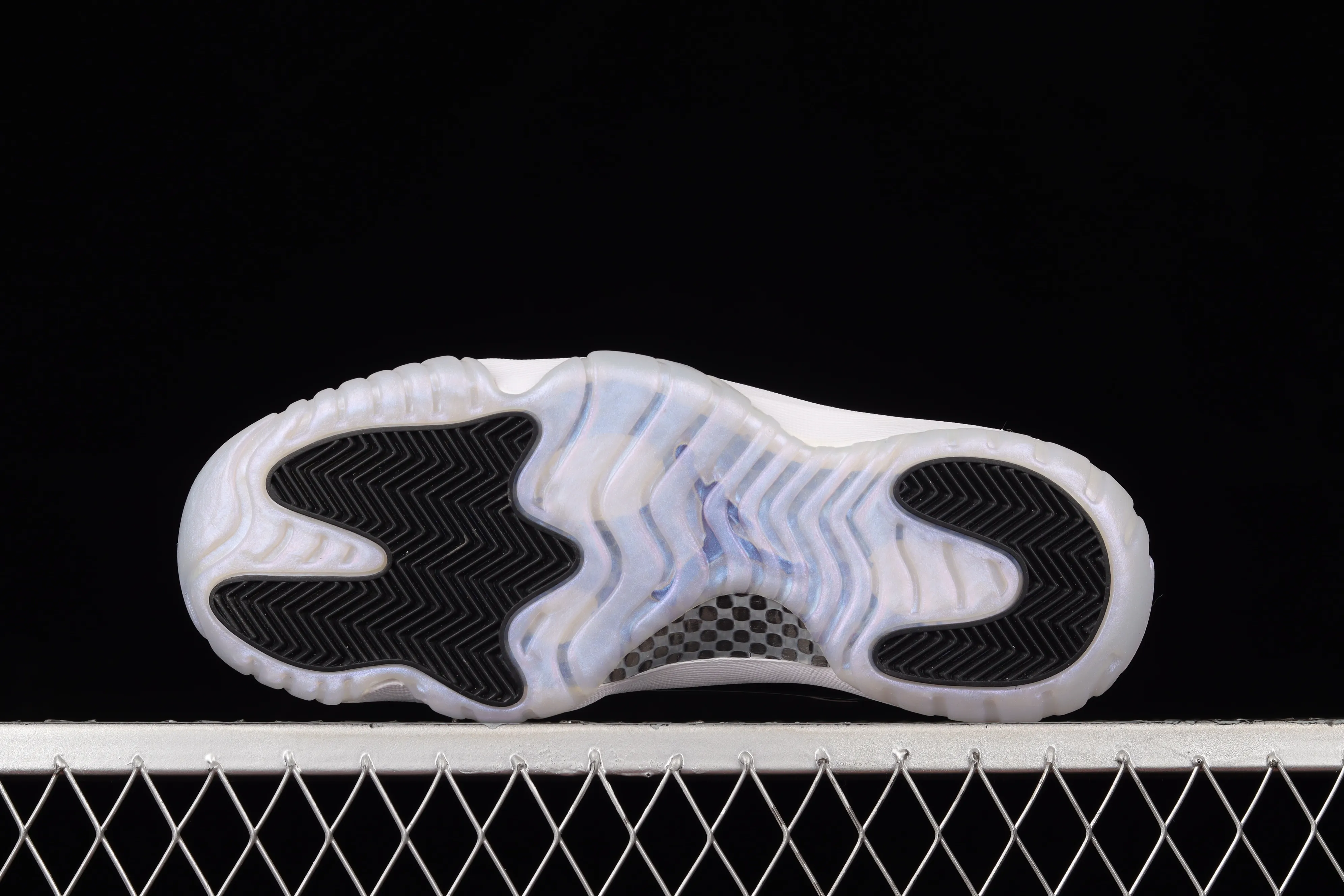 All categories Air Jordan Jordan series basketball shoes Air Jordan 11 F version Air Jordan 11 Low "Emerald" AJ11 Joe 11 Easter Chameleon Top layer genuine carbon 528895-145